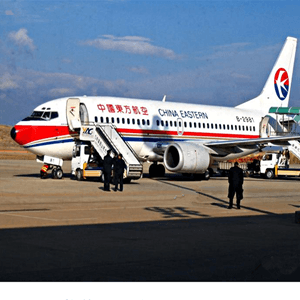 龙洞堡航空空运航空快运业稳步发展的原因是什么？
